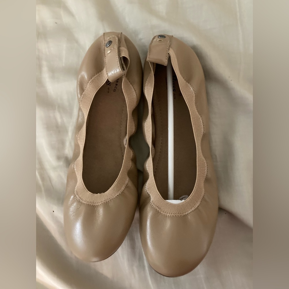 BRAND NEW Bass Lana ballet flats nude size 8